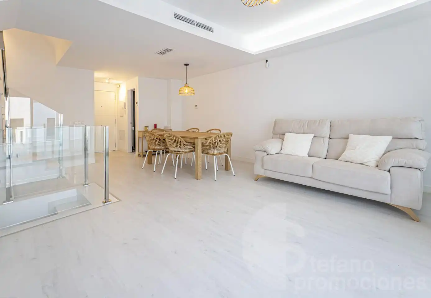 Sala de estar de Casa adosada en venta en Rincón de la Victoria con Terraza y Piscina comunitaria