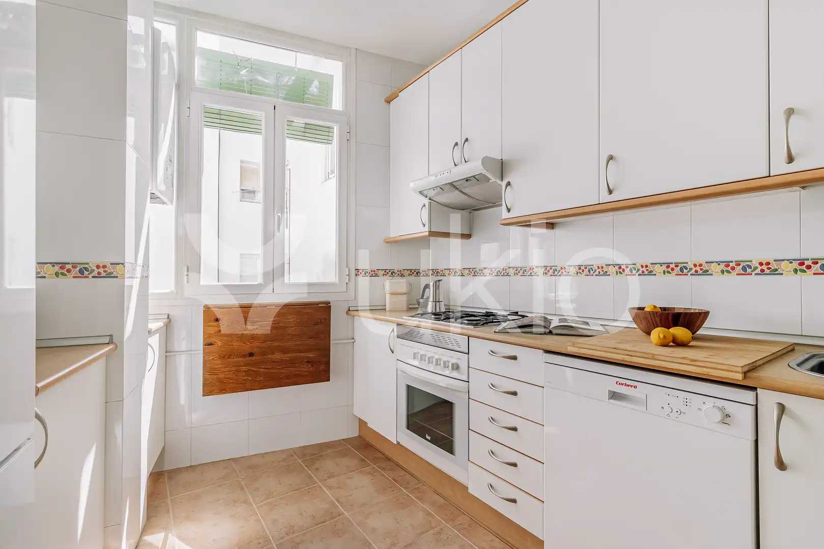 Cocina de Apartamento de alquiler en Madrid con Aire acondicionado, Calefacción y Amueblado