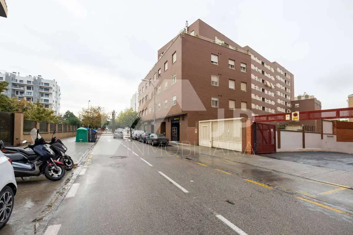 Piso con piscina en venta en Calle Cádiar 10, imagen 28