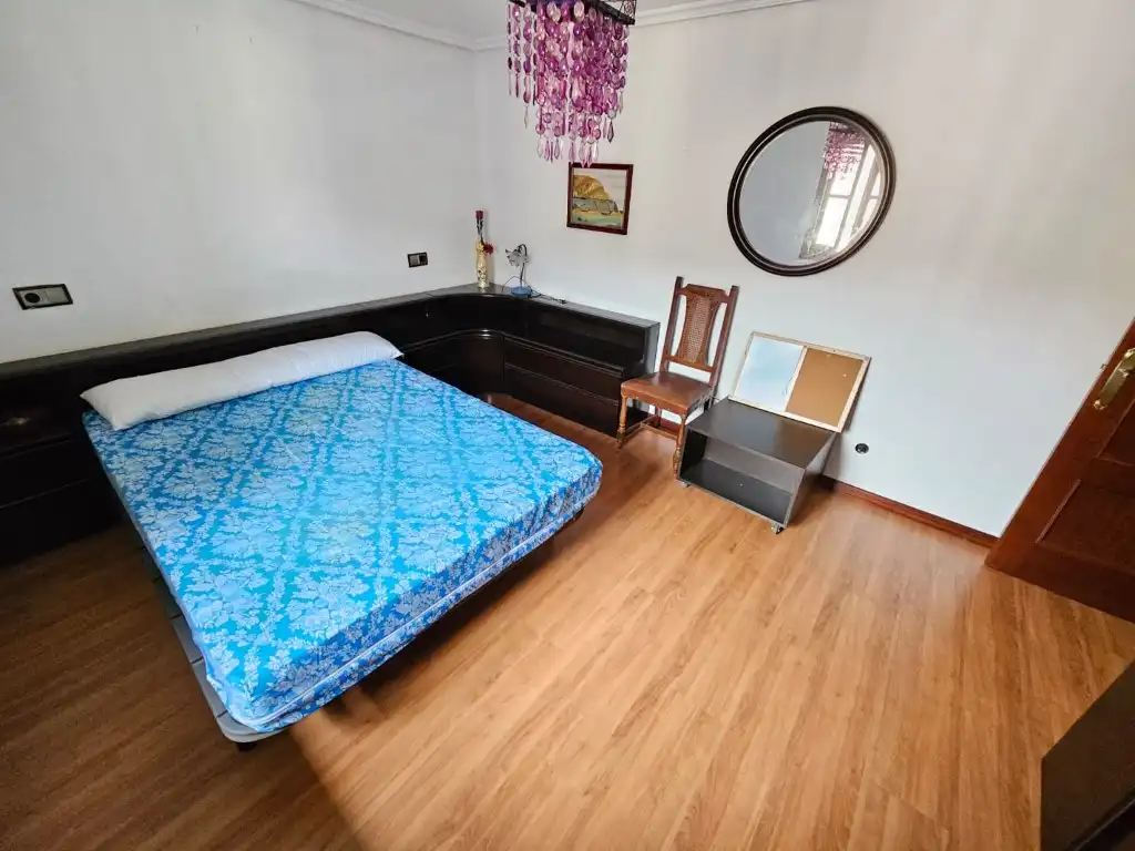Bedroom of Flat for sale in Avilés