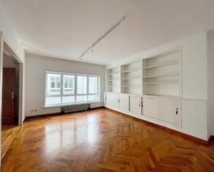 Sala d'estar de Apartament de lloguer en A Coruña Capital  amb Aire condicionat i Calefacció