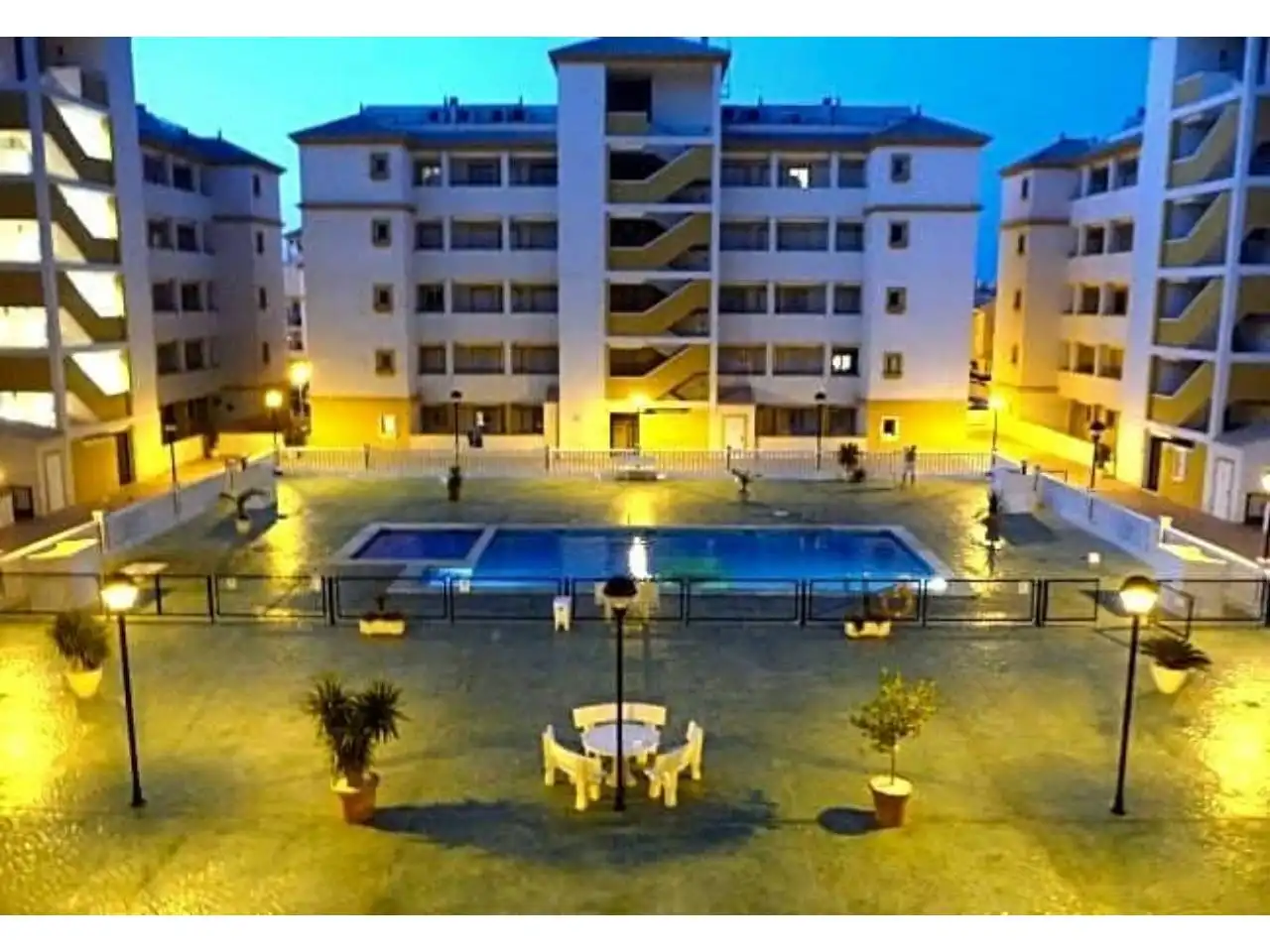 Piscina de Pis en venda en Cartagena amb Aire condicionat, Terrassa i Moblat