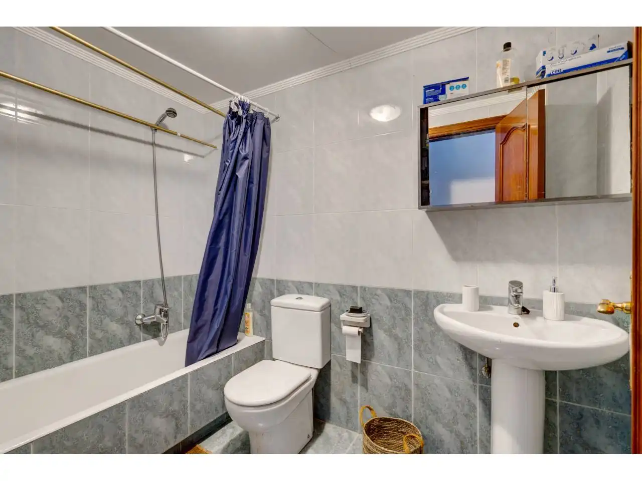 Bathroom of Flat for sale in Donostia - San Sebastián   with Heating, Private garden and Terrace