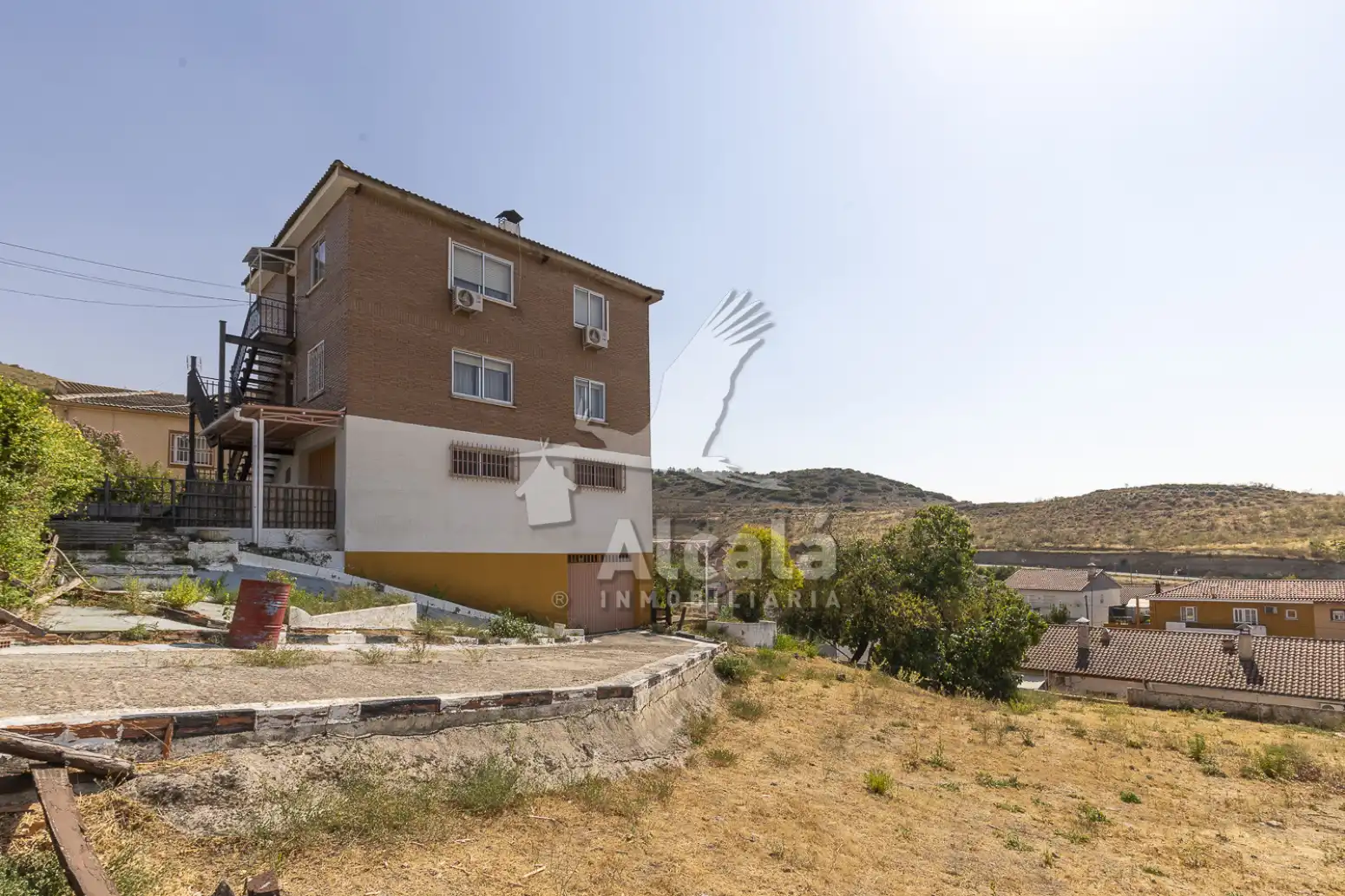 Vista exterior de Casa o xalet en venda en Villalbilla amb Aire condicionat, Calefacció i Jardí privat