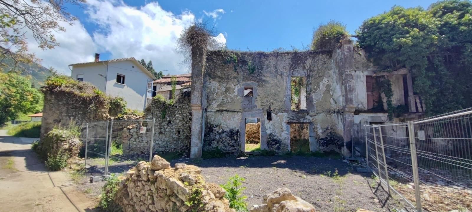 Vista exterior de Casa o xalet en venda en Ribadesella amb Jardí privat