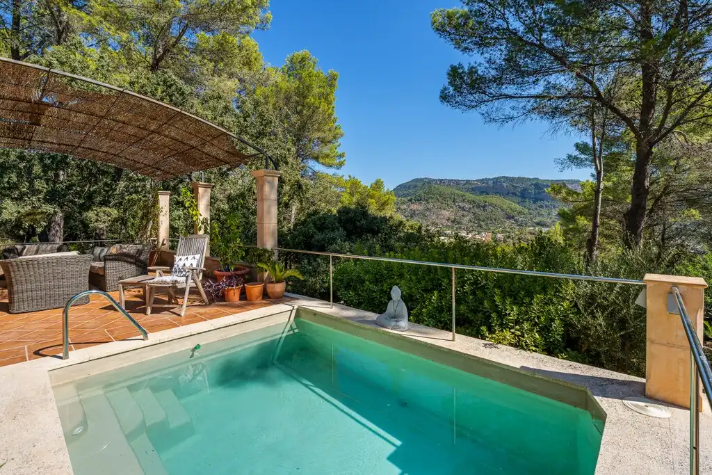 Maison rustique avec piscine à vendre à Puigpunyent