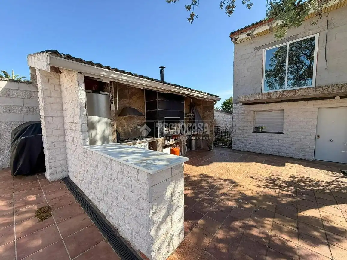 Terrassa de Casa o xalet en venda en Villa del Prado amb Aire condicionat i Piscina