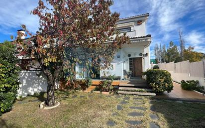 Exterior view of House or chalet for sale in Sant Quirze del Vallès  with Air Conditioner, Heating and Private garden