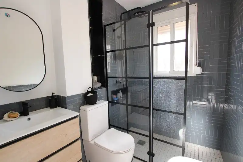Baño de Planta baja de alquiler en Fuengirola con Aire acondicionado