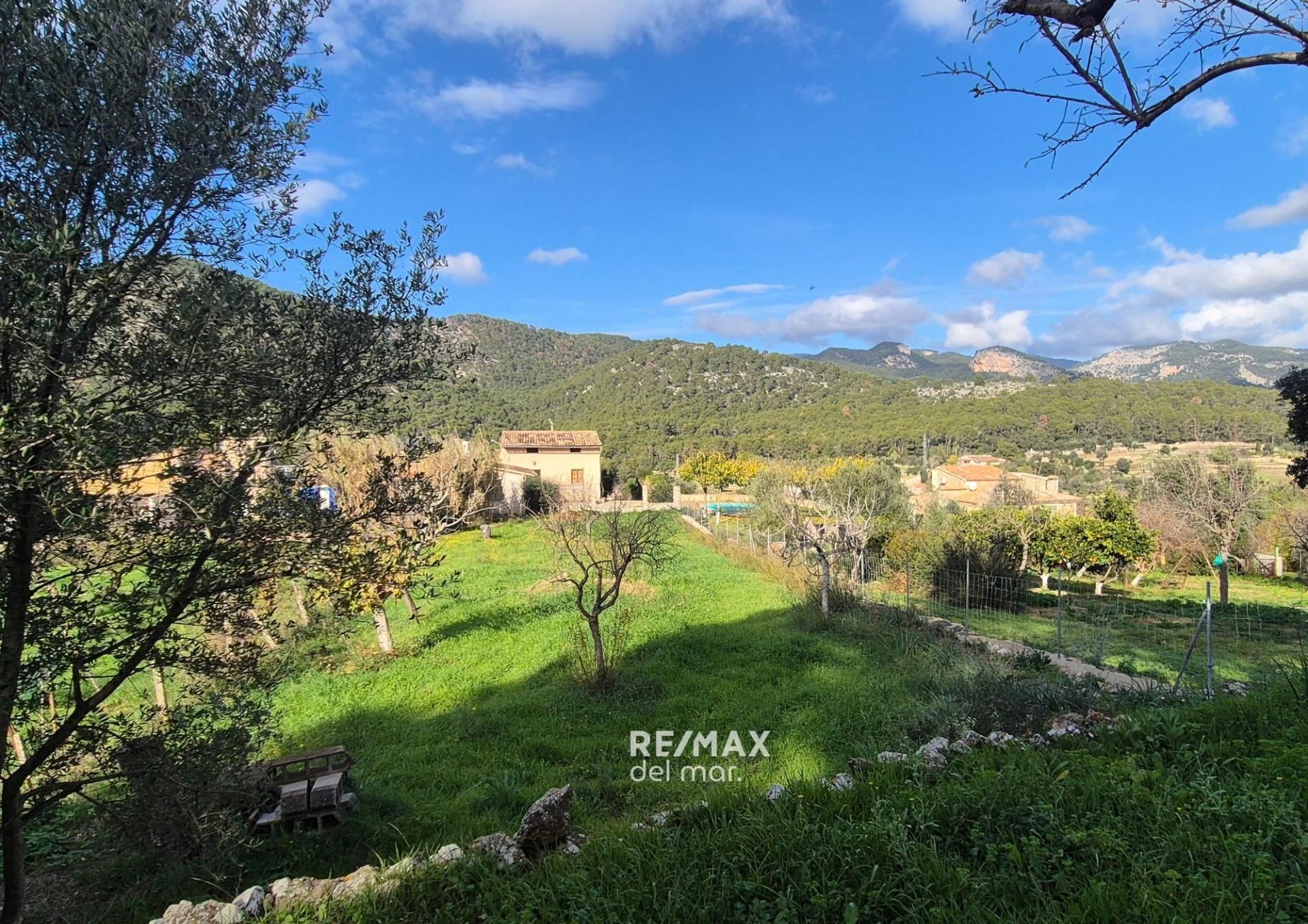 Vista exterior de Finca rústica en venda en Alaró amb Jardí privat i Balcó