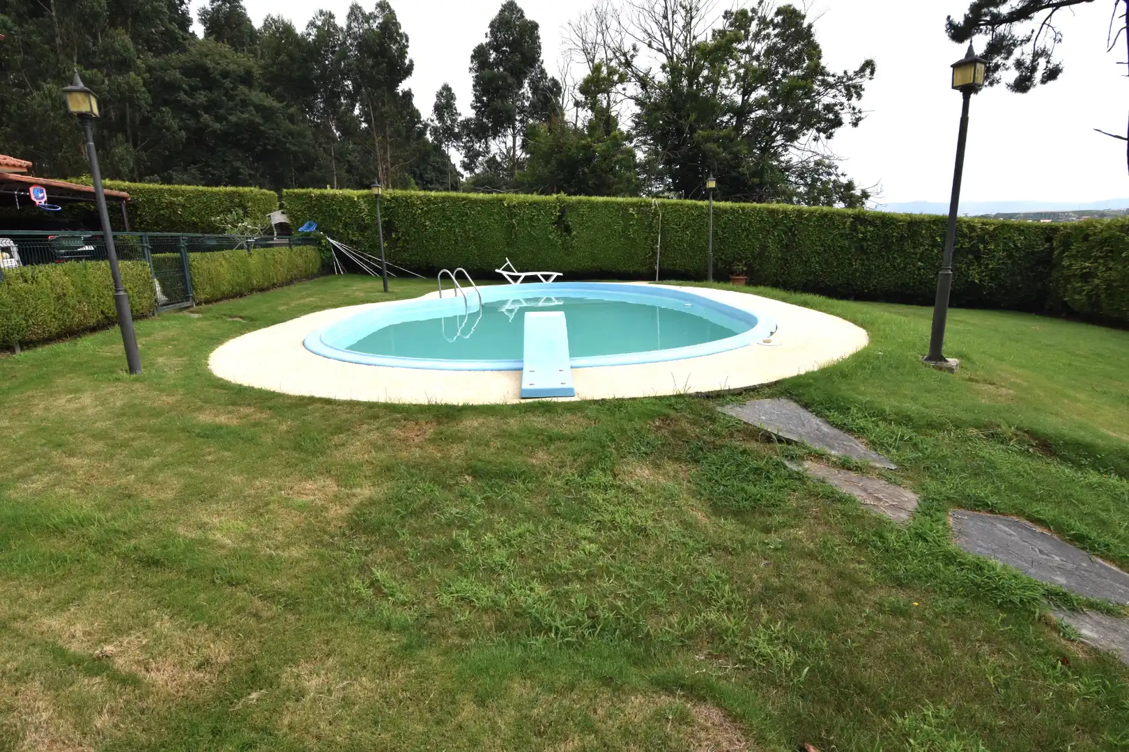 Piscina de Casa o chalet en venta en Oleiros con Calefacción, Jardín privado y Parquet