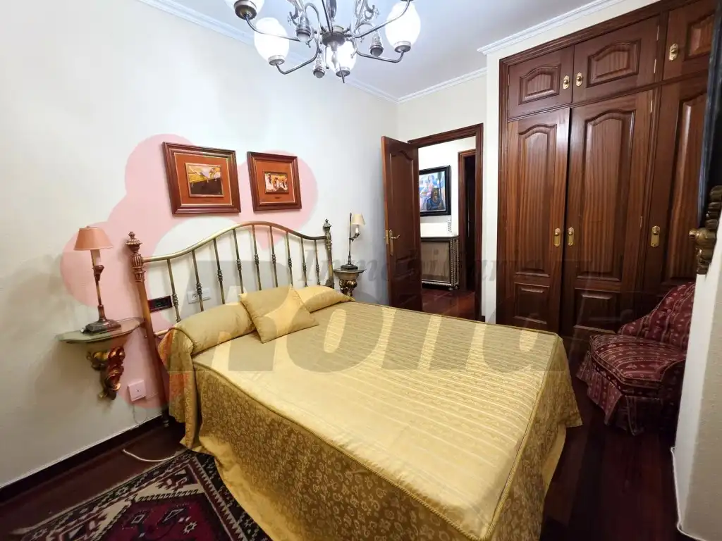 Dormitori de Pis en venda en Lugo amb Moblat