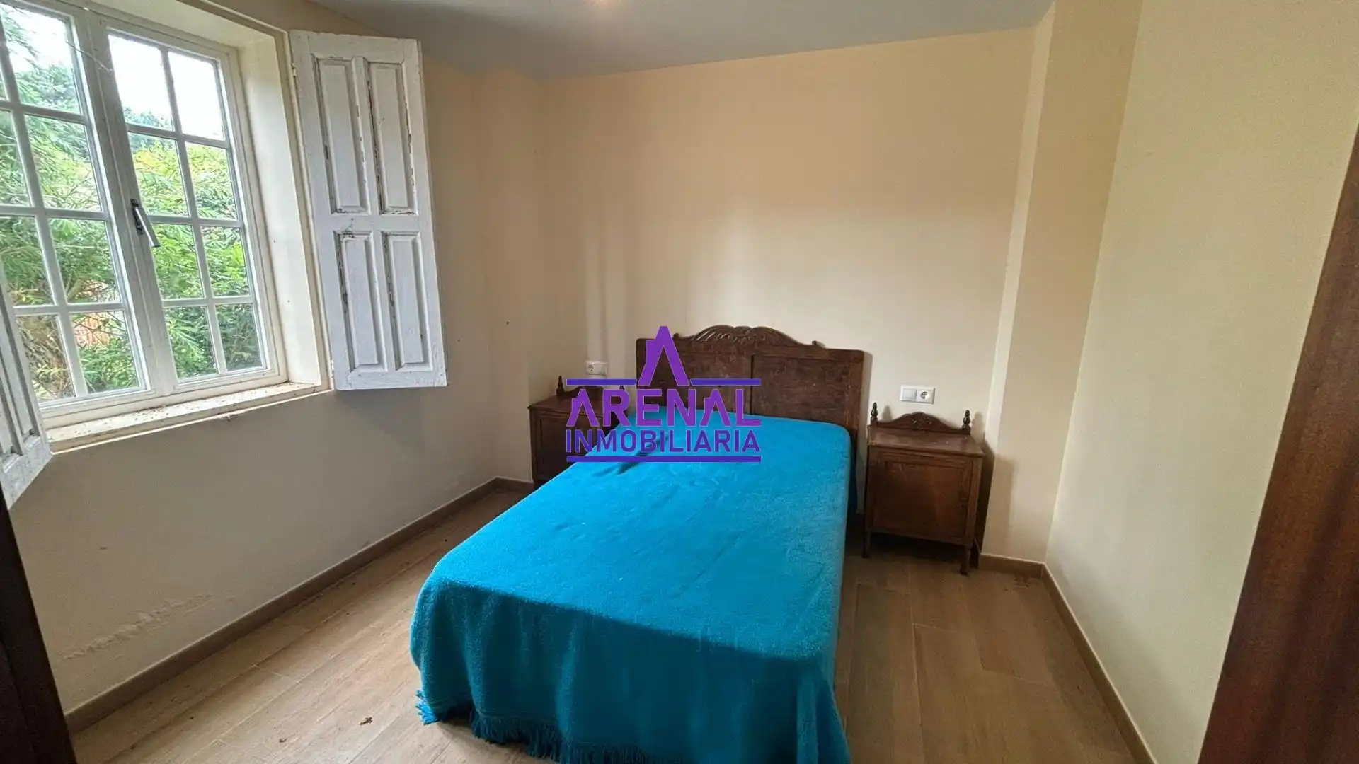 Dormitori de Casa o xalet en venda en Ribeira amb Jardí privat