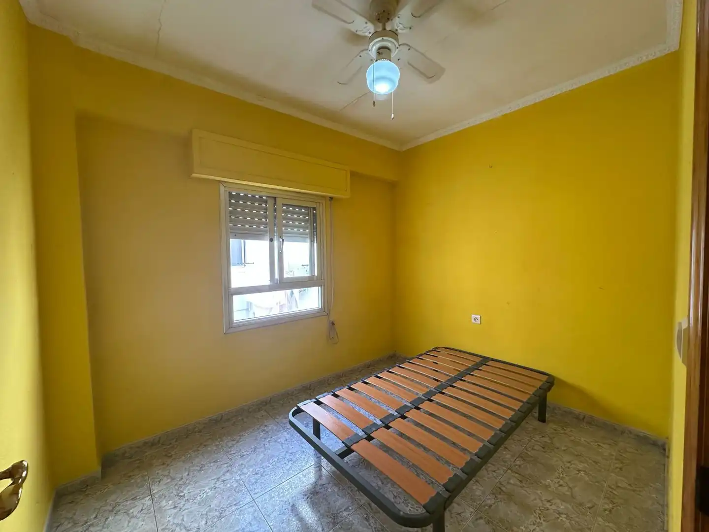 Bedroom of Flat for sale in Torrent  with Air Conditioner and Balcony