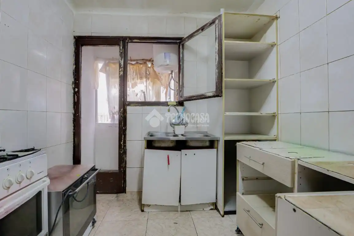 Kitchen of Flat for sale in Badalona
