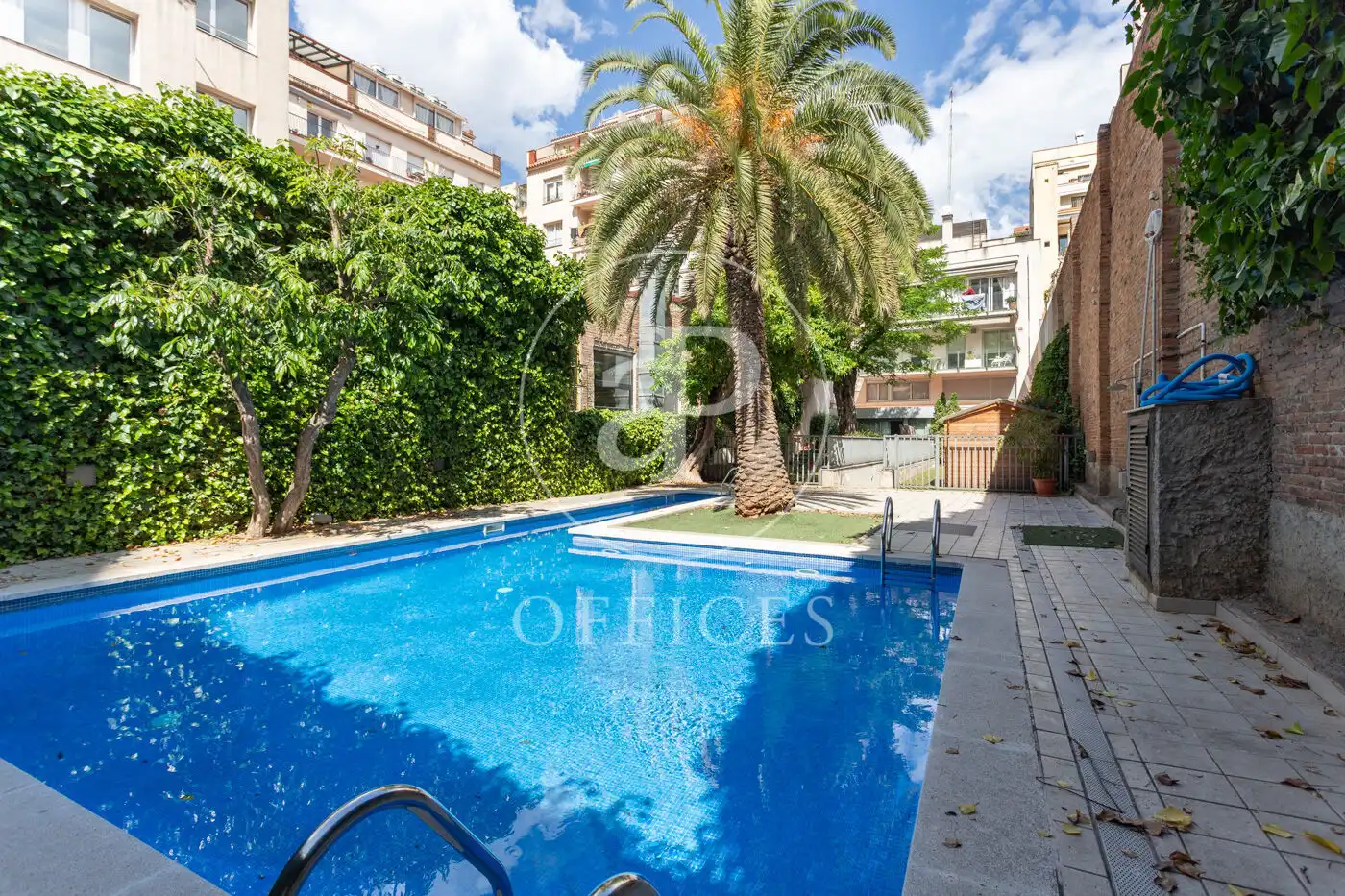 Piscina de Oficina en venta en Barcelona