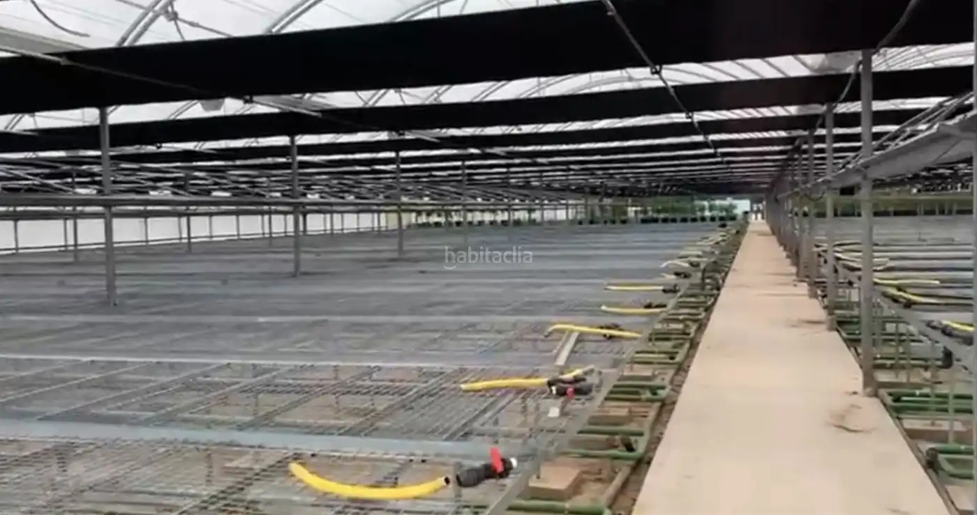 Terreno industrial en venta en Carrer Francesc Macià 1, imagen 3