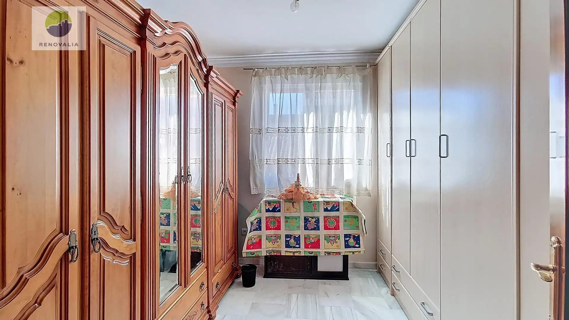 Habitación de Casa adosada en venta en Armilla con Calefacción