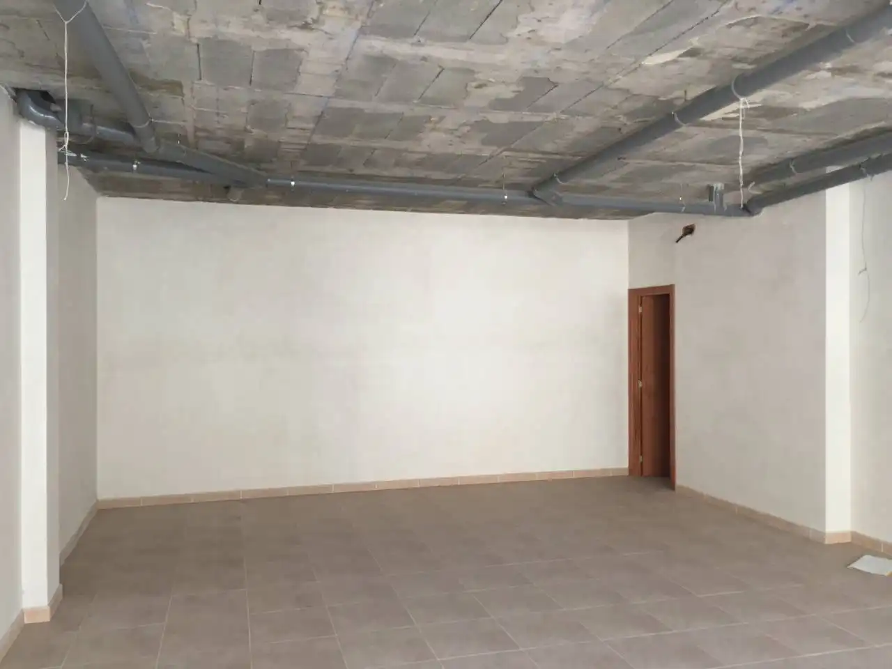 Local comercial en alquiler en Calle PALAU DELS COMPTES, imagen 2