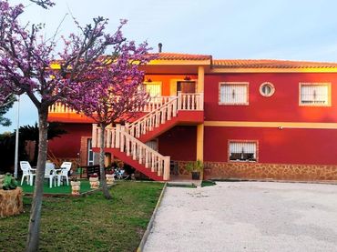 Xalet amb balcó en venda a DESAMPARADOS