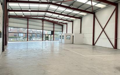 Industrial buildings for sale in Cartes