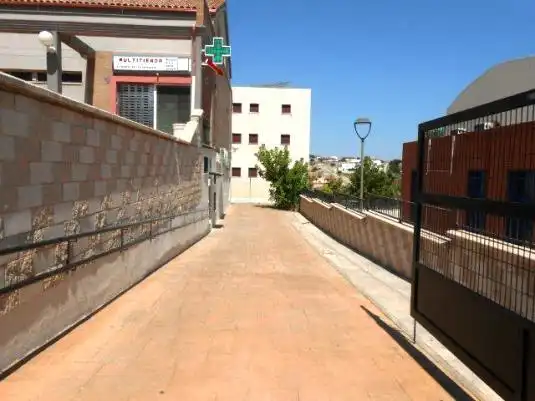 Vista exterior de Local en venda en La Guardia de Jaén