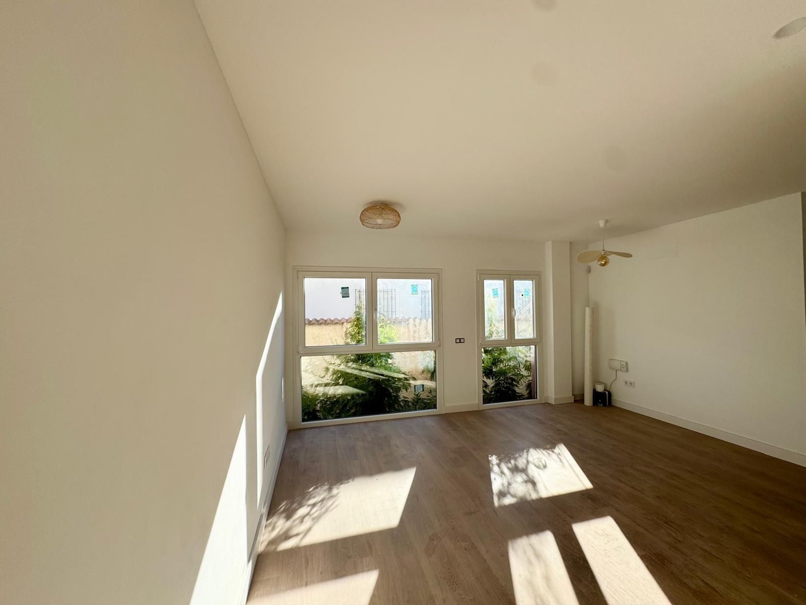 Sala d'estar de Pis en venda en Torremolinos amb Terrassa i Traster