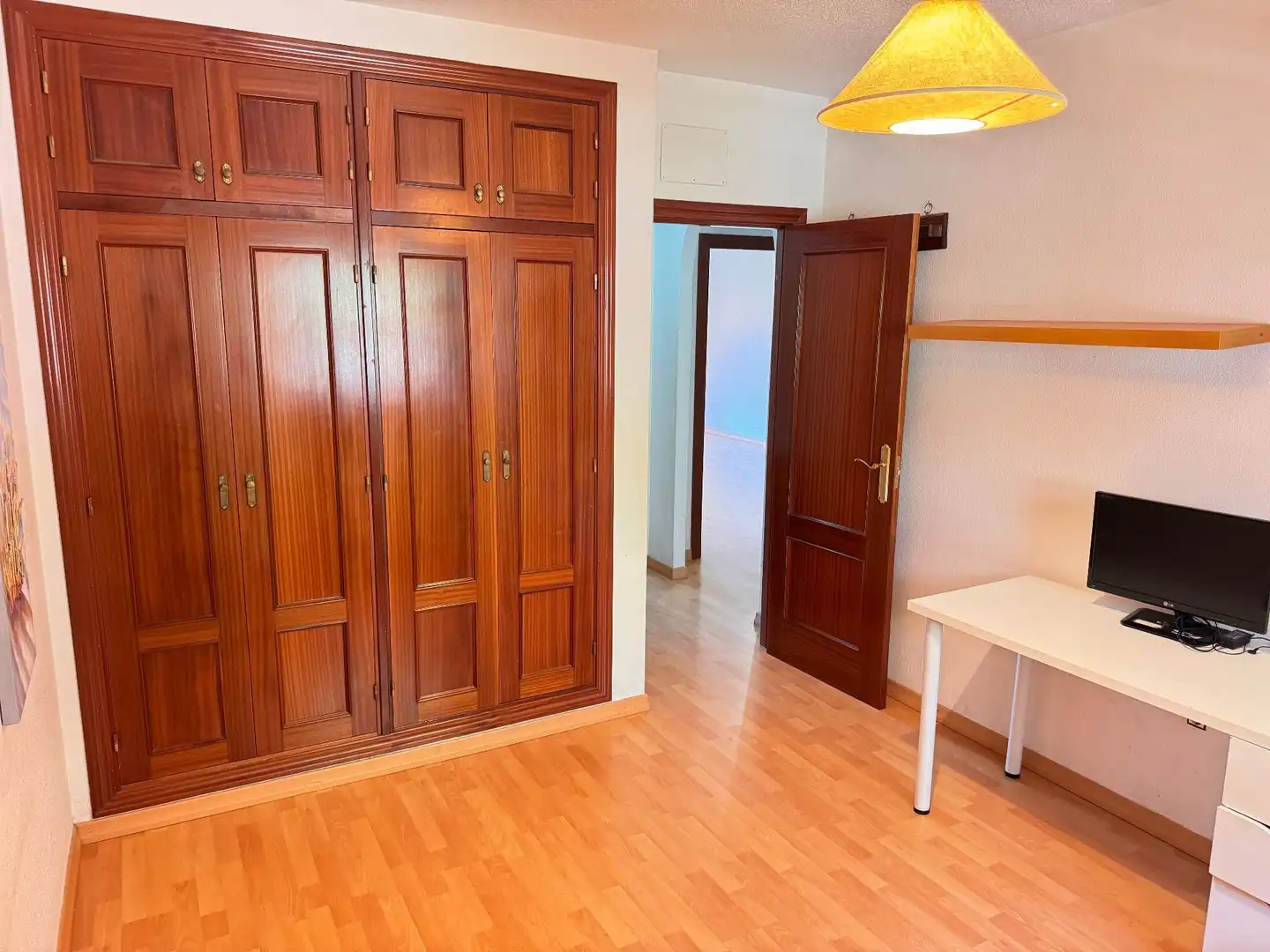 Dormitori de Apartament en venda en Roquetas de Mar amb Aire condicionat, Terrassa i Piscina comunitària