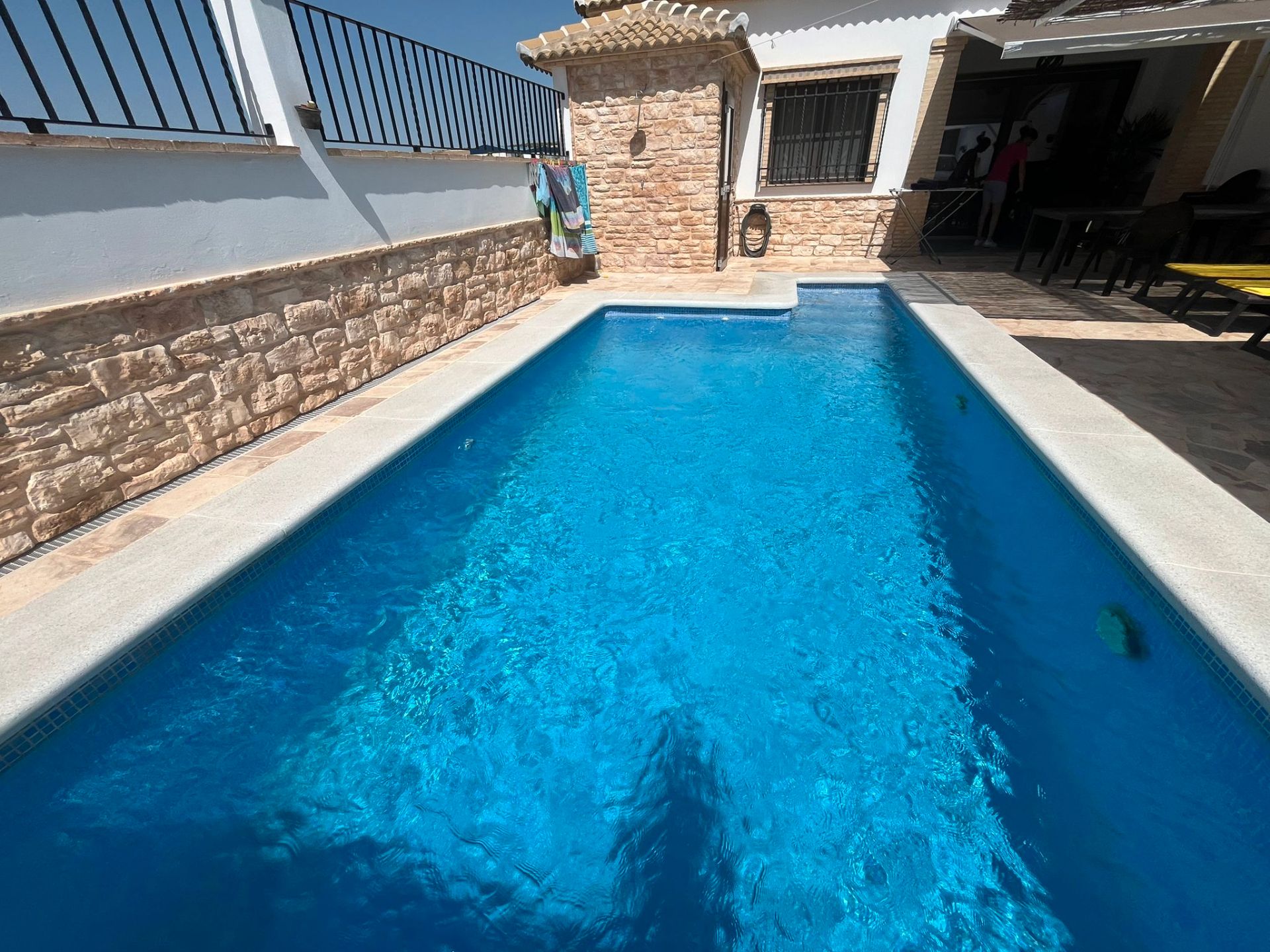 Piscina de Casa adosada en venda en Alameda amb Aire condicionat, Calefacció i Piscina