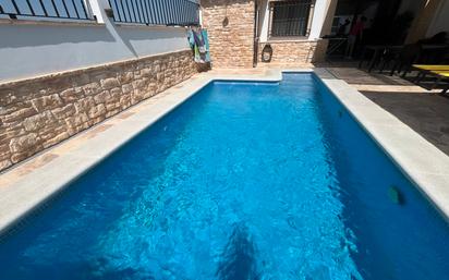 Piscina de Casa adosada en venda en Alameda amb Aire condicionat, Calefacció i Piscina