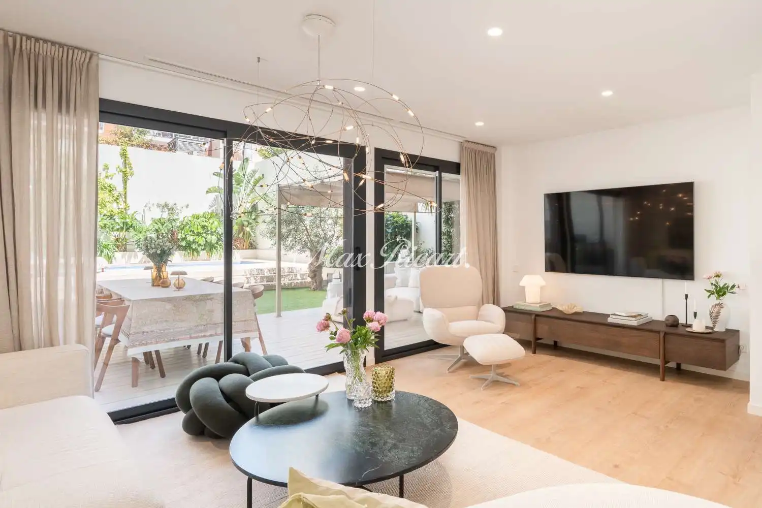 Living room of Flat for sale in Barcelona  with Air Conditioner, Terrace and Swimming Pool