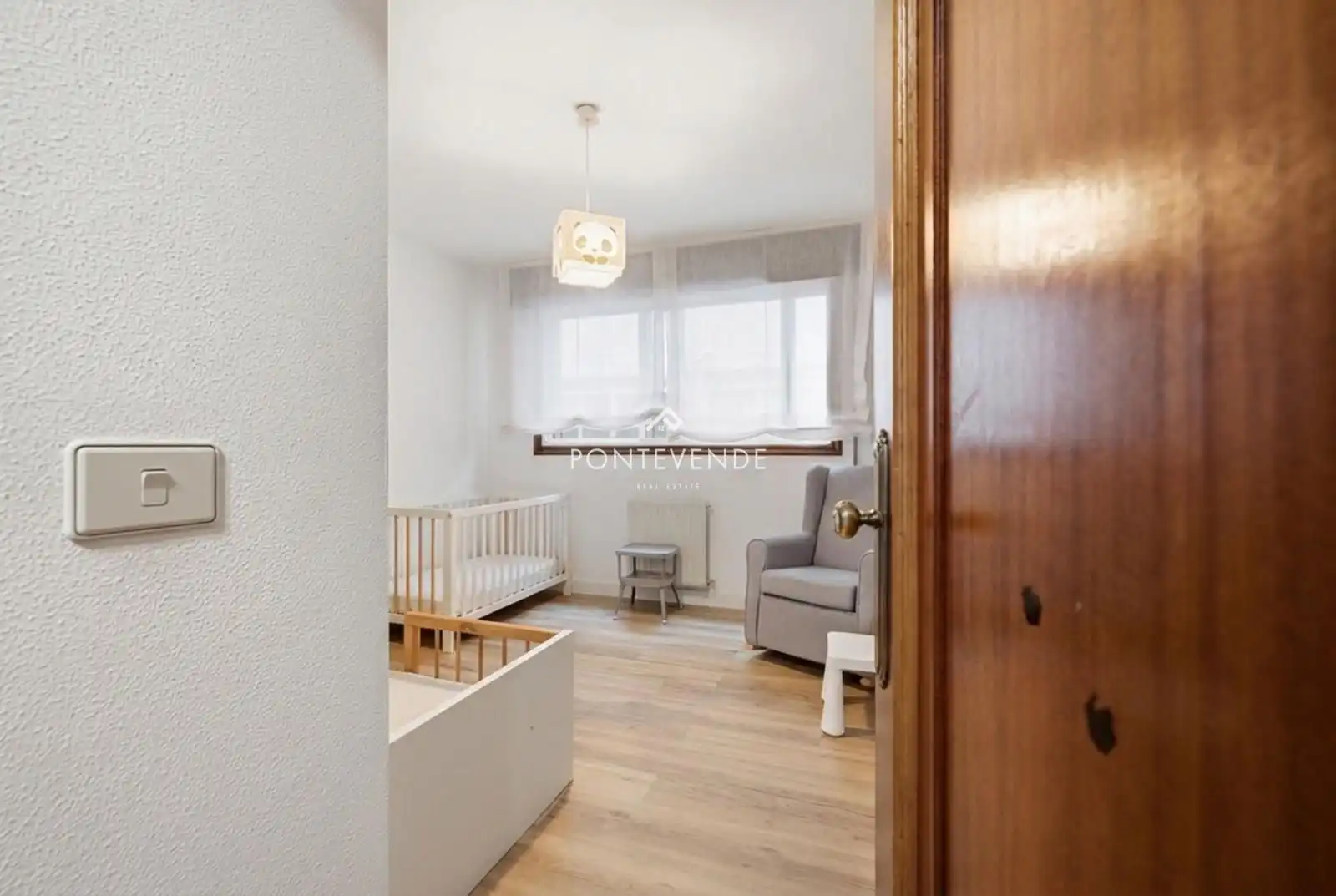 Habitación de Piso en venta en Pontevedra Capital  con Calefacción, Trastero y Amueblado