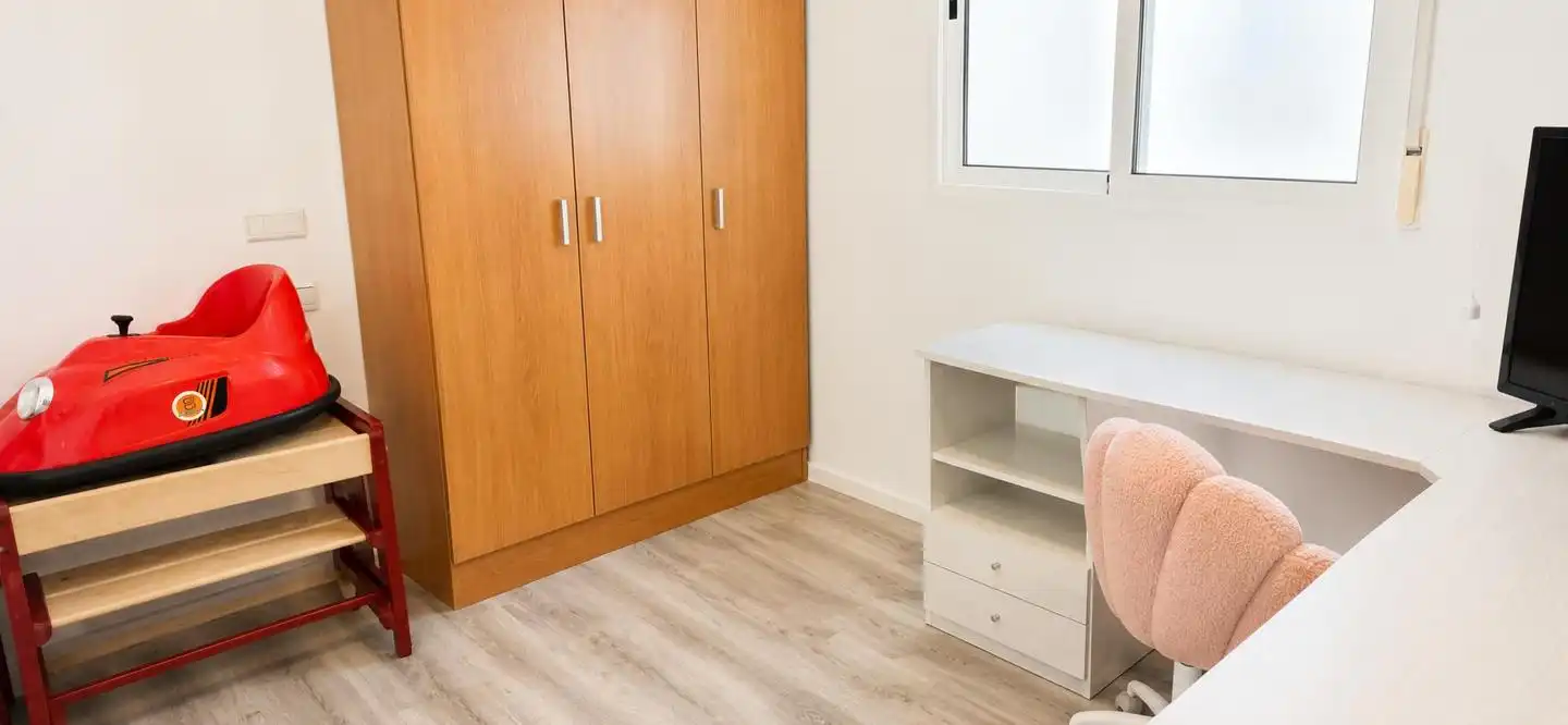 Habitación de Casa o chalet en venta en Elche / Elx con Trastero, Balcón y Piscina comunitaria