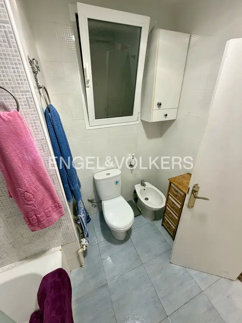 Baño de Piso de alquiler en Valencia con Calefacción, Parquet y Amueblado