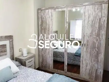 Habitación de Piso de alquiler en Vitoria - Gasteiz con Calefacción y Amueblado