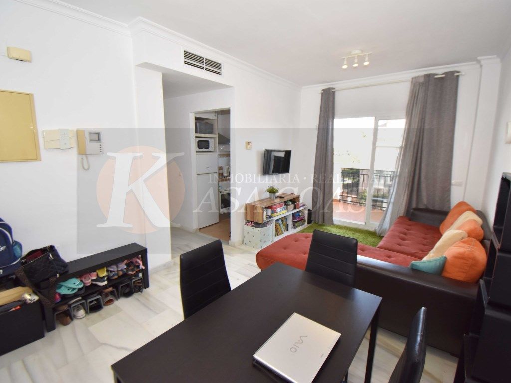 Living room of Flat for sale in Mijas  with Air Conditioner, Private garden and Terrace