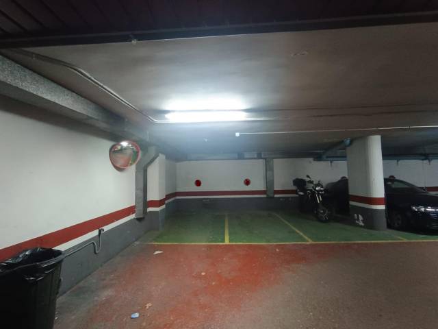 Garaje en Venta en De Cesáreo Alierta en La Granja