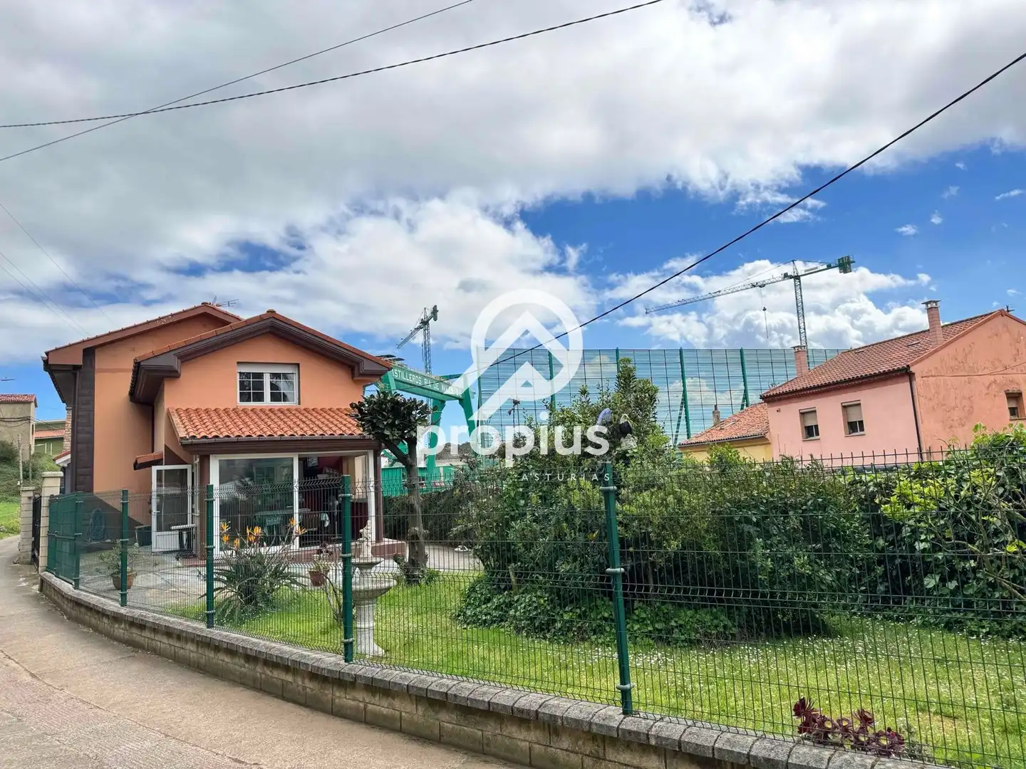 Houses for sale in Avilés  with Heating, Private garden and Parquet flooring