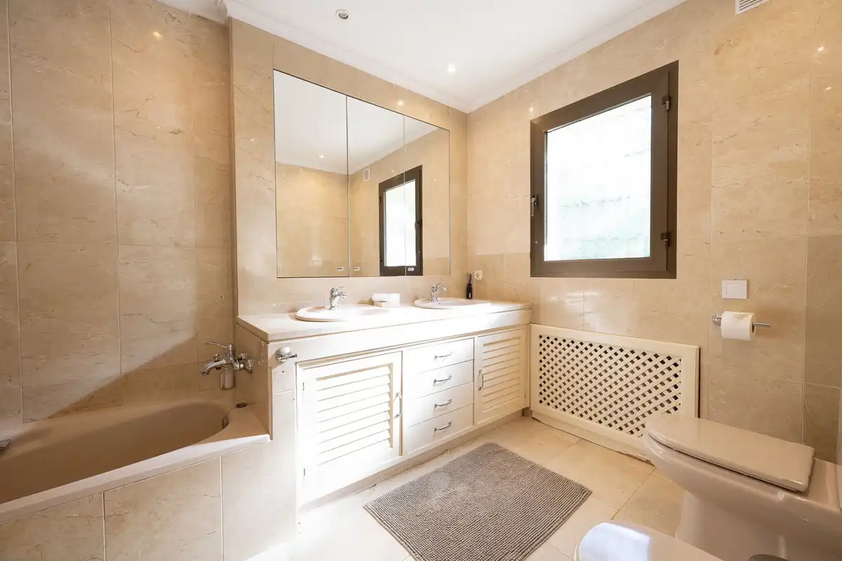 Baño de Casa o chalet en venta en Marbella con Piscina