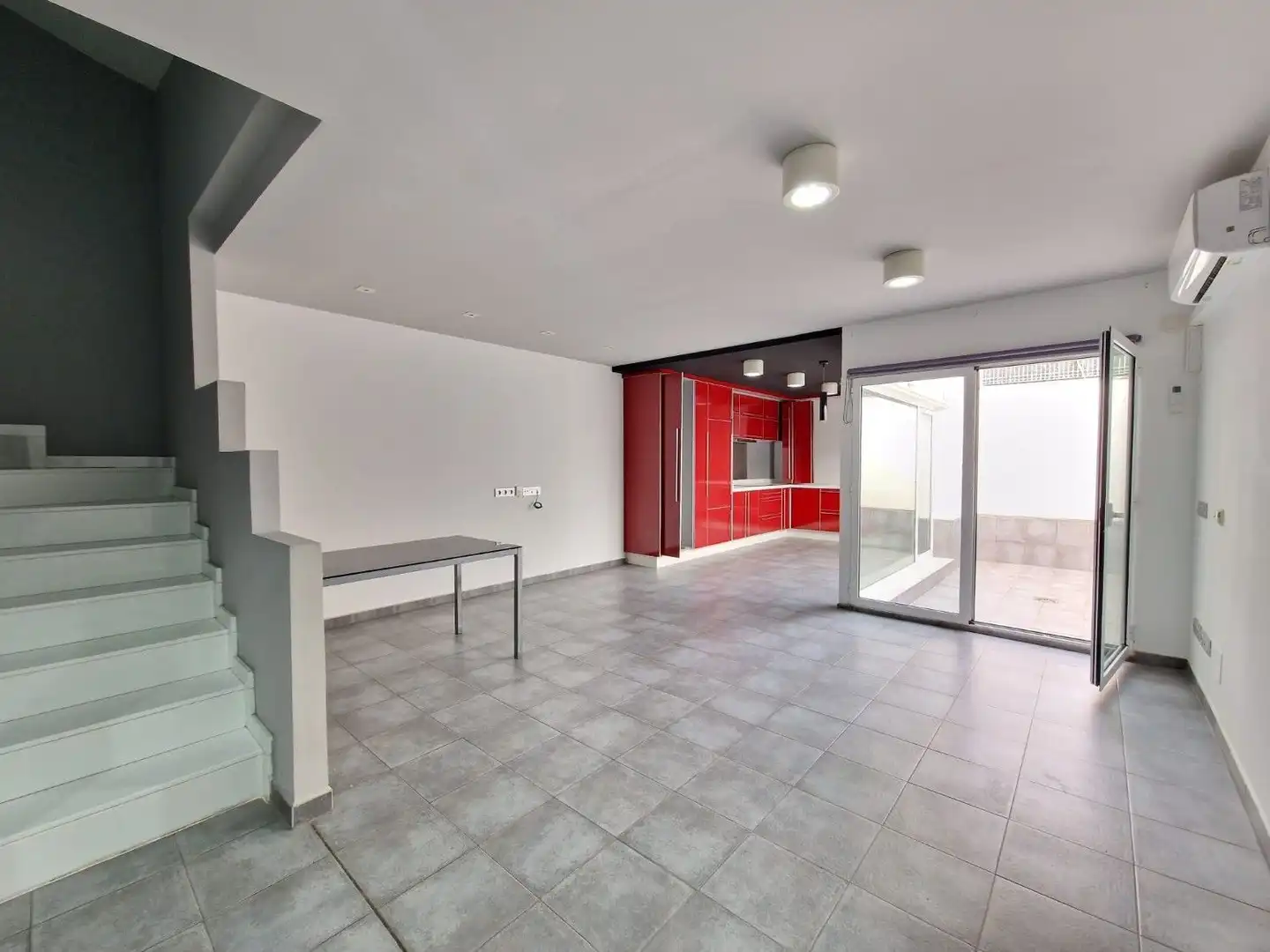 Casa adosada en venda en Villanueva de Castellón amb Calefacció, Terrassa i Traster