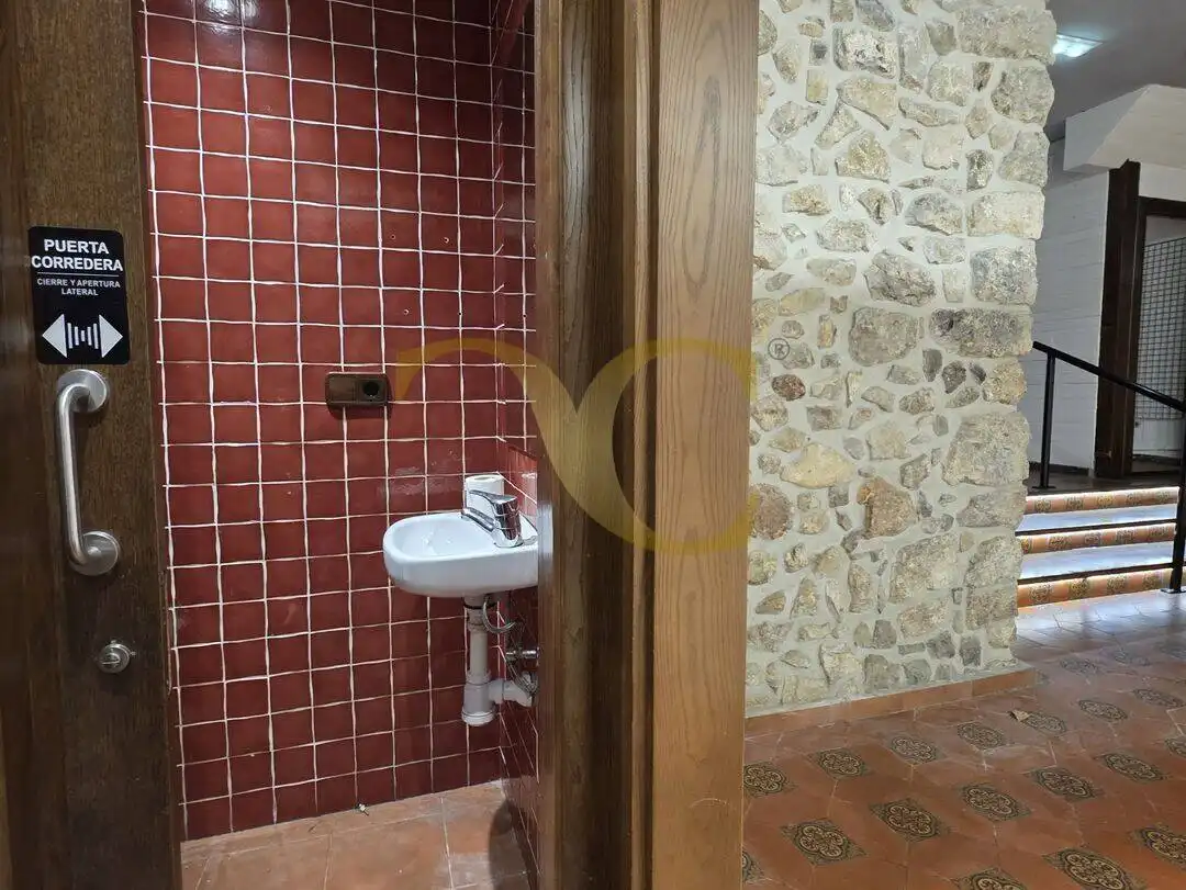 Bathroom of Commercial properties for rent in Llanes  with Air Conditioner