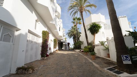 Foto 2 de Ático en venta en Urbanización la Capellanía, Nagüeles Alto, Marbella