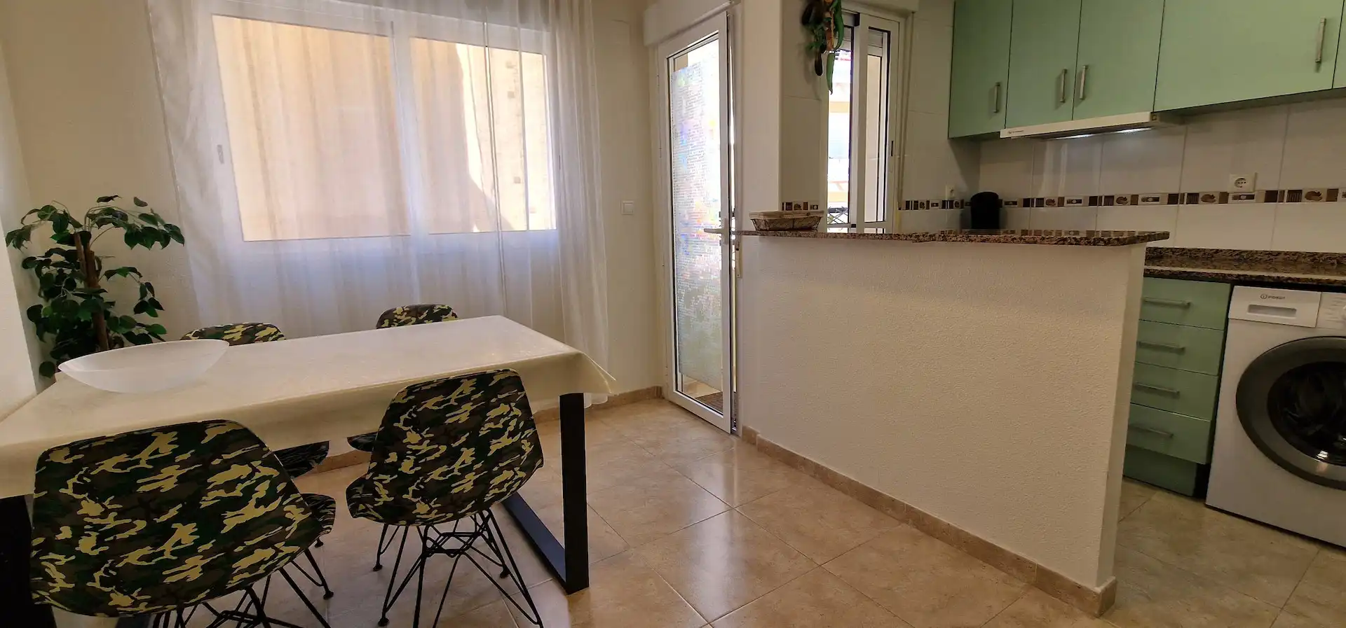 Mini appartamento con terrazza in affitto a Calle Fuensanta 54, imagen 5