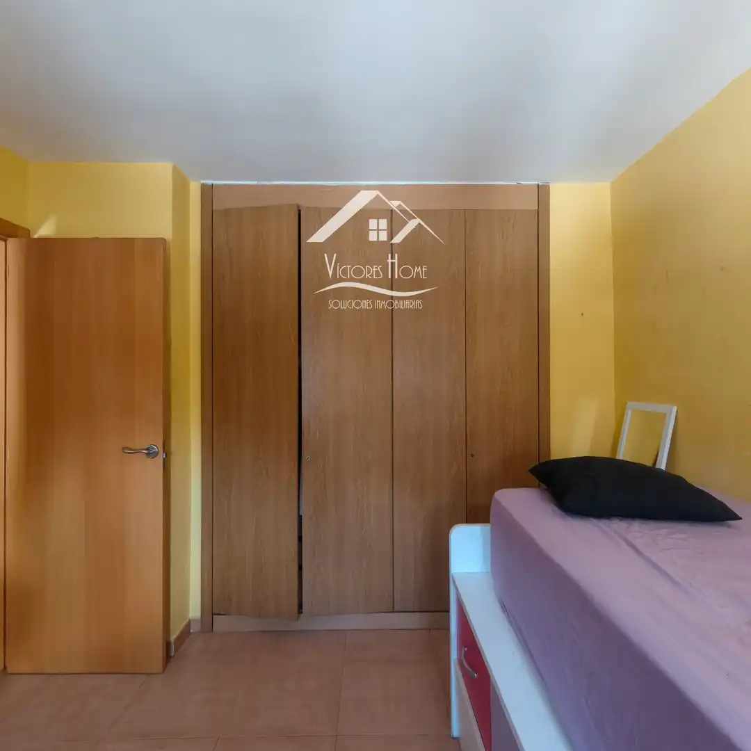 Habitación de Casa adosada en venta en Rivas-Vaciamadrid con Aire acondicionado, Calefacción y Jardín privado