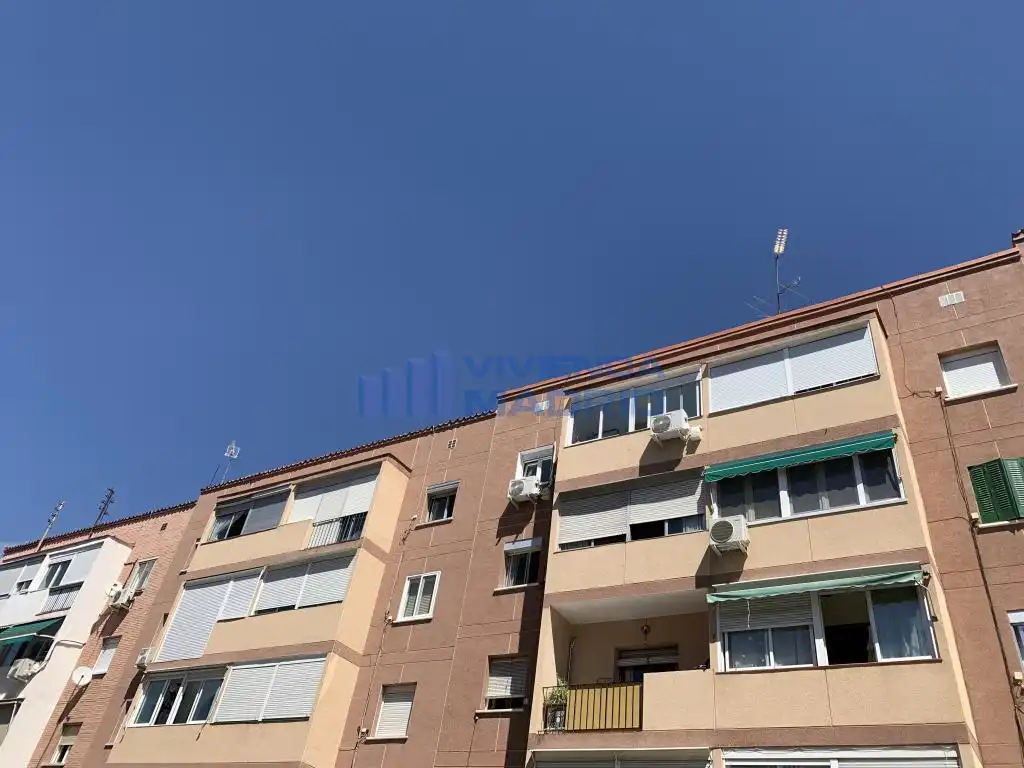 Außenansicht von Wohnung zur Miete in Madrid mit Heizung, Terrasse und Abstellraum