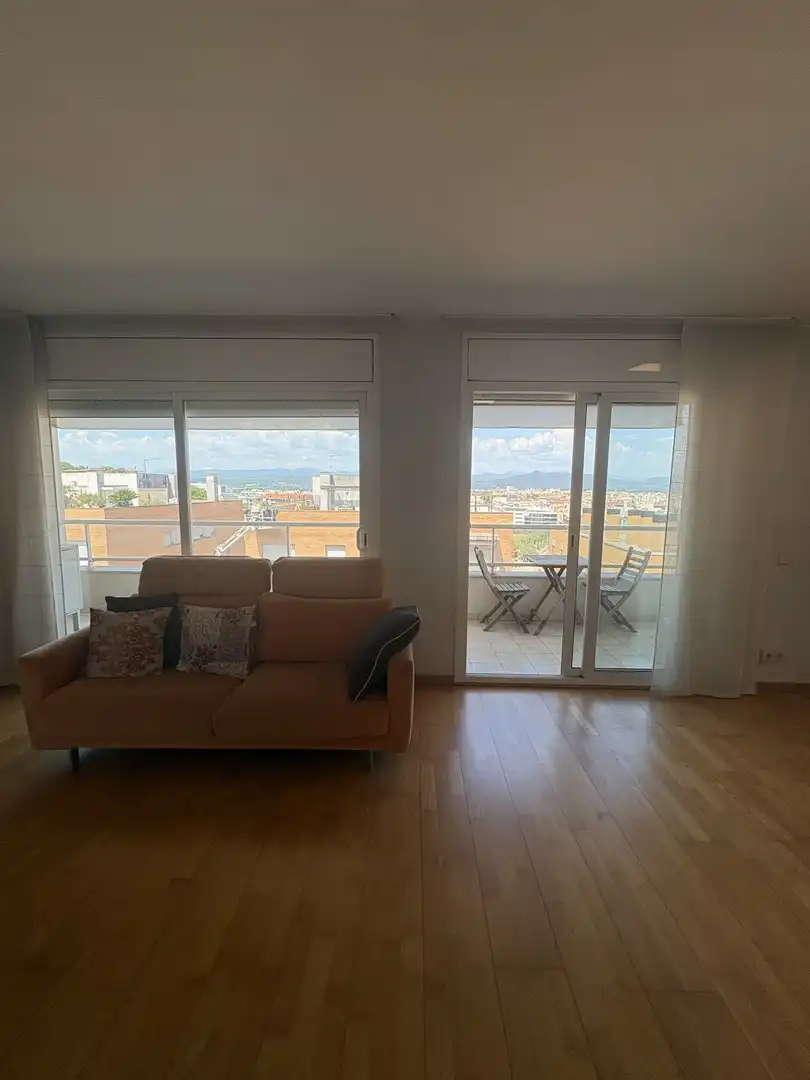 Flat for rent in DE LA CREU DE PALAU, Eixample Sud – Migdia