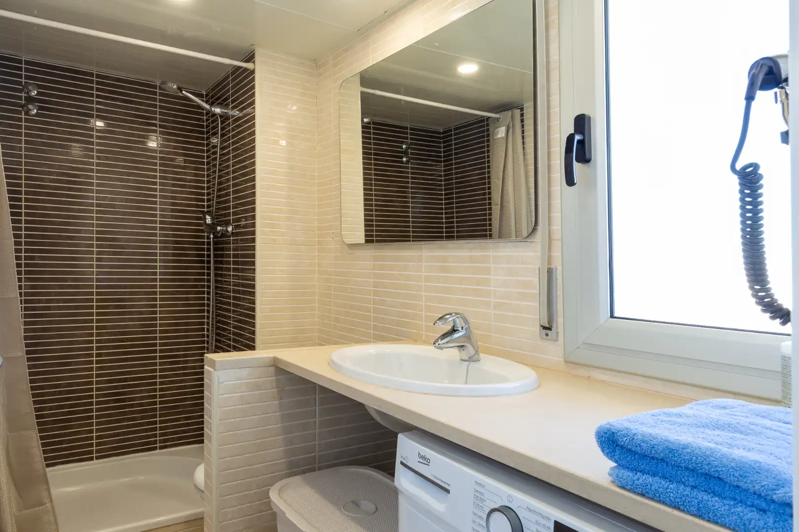 Bany de Apartament en venda en Roses amb Aire condicionat, Terrassa i Traster
