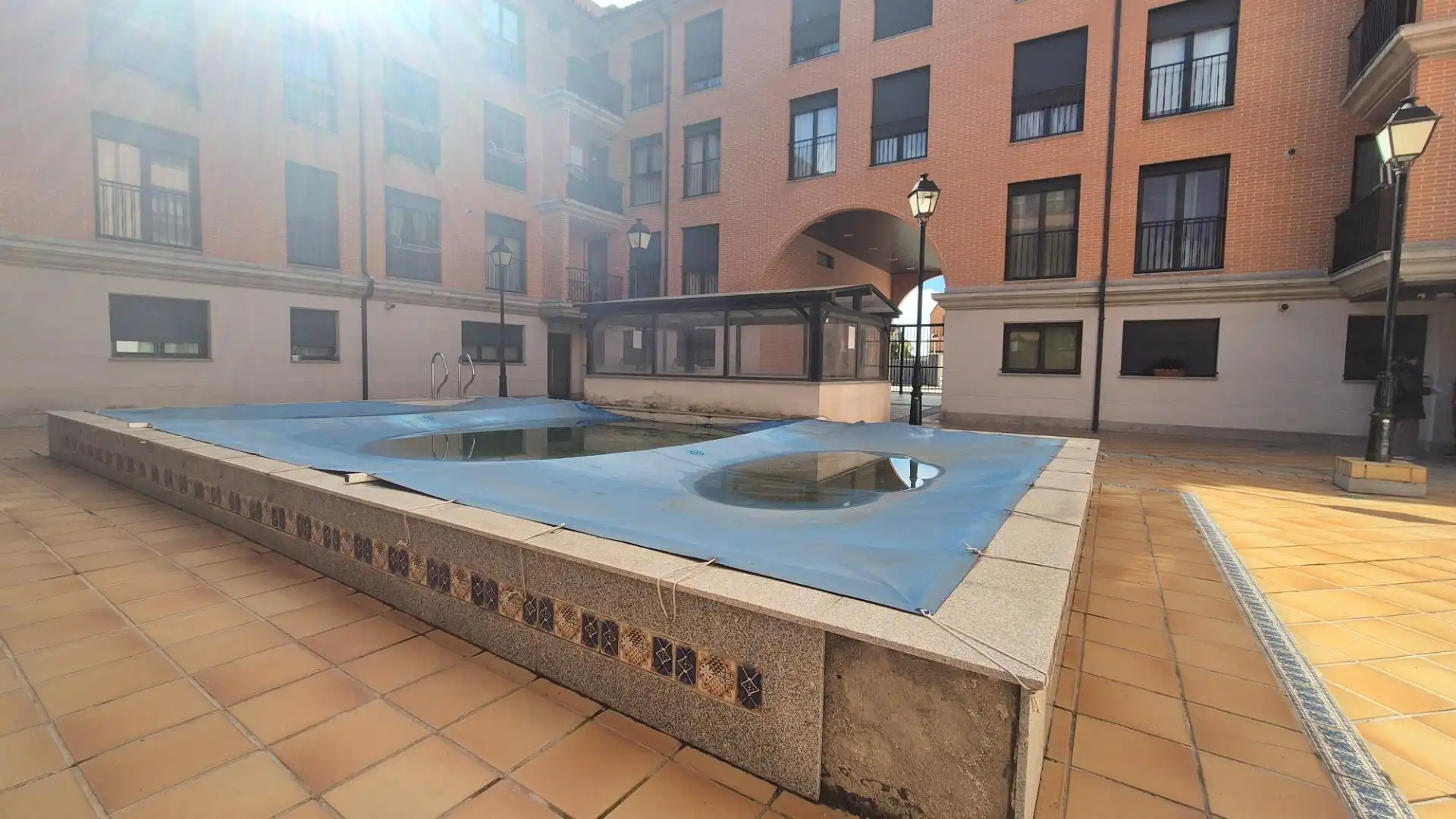 Piscina de Planta baja de alquiler en Castellanos de Moriscos con Calefacción, Amueblado y Piscina comunitaria
