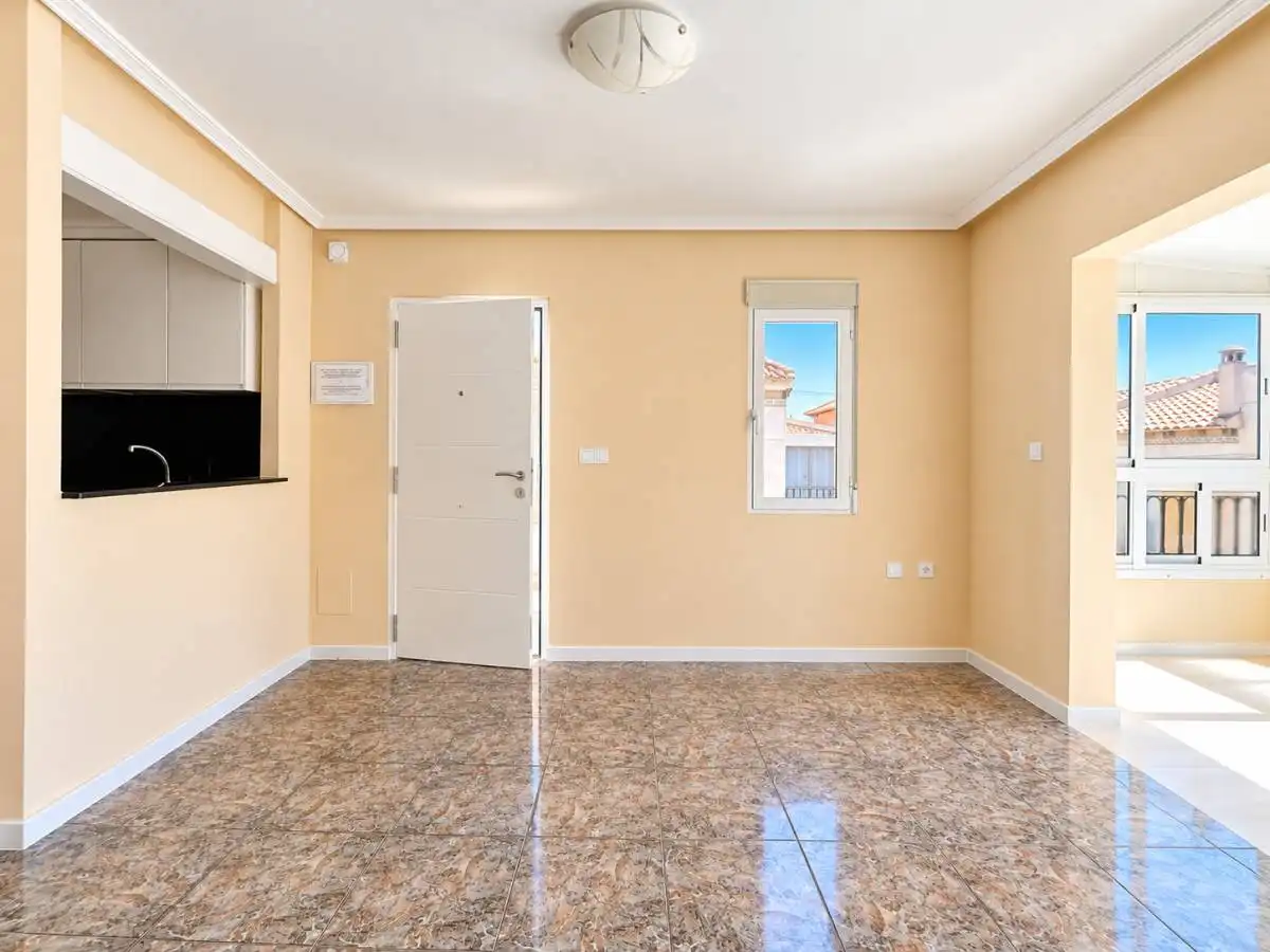 Bungalow with pool for sale in Av. de California, imagen 6