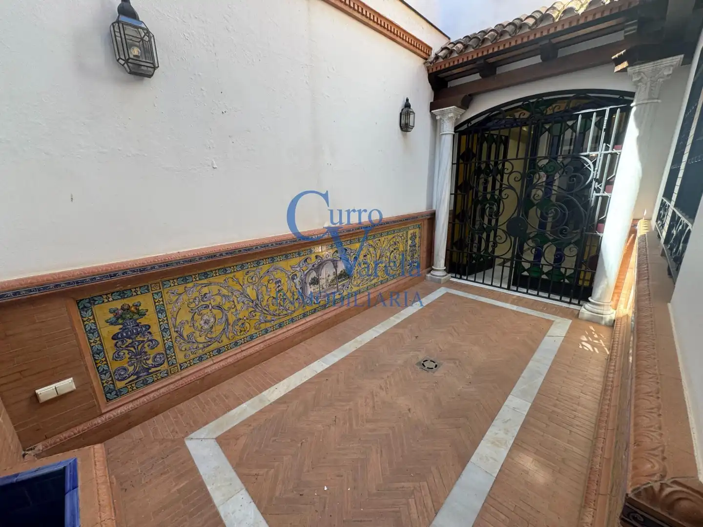 Houses for sale in Dos Hermanas  with Air Conditioner, Heating and Storage room